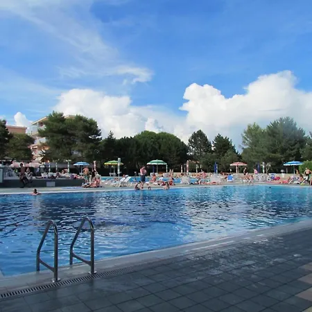 Homely In With Pools - Beahost Apartamento Bibione